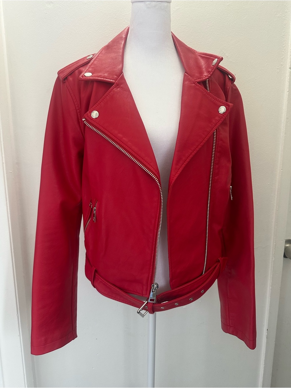 Levi’s Red Faux Leather Moto Jacket - Size L - Iconic Biker Style - Picture 6 of 6